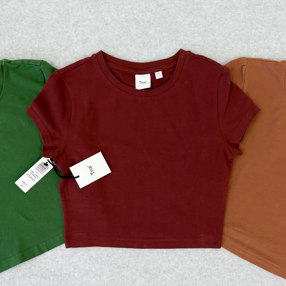 Bundle of 3 Aritzia Ortiz tops - Picture 7 of 10